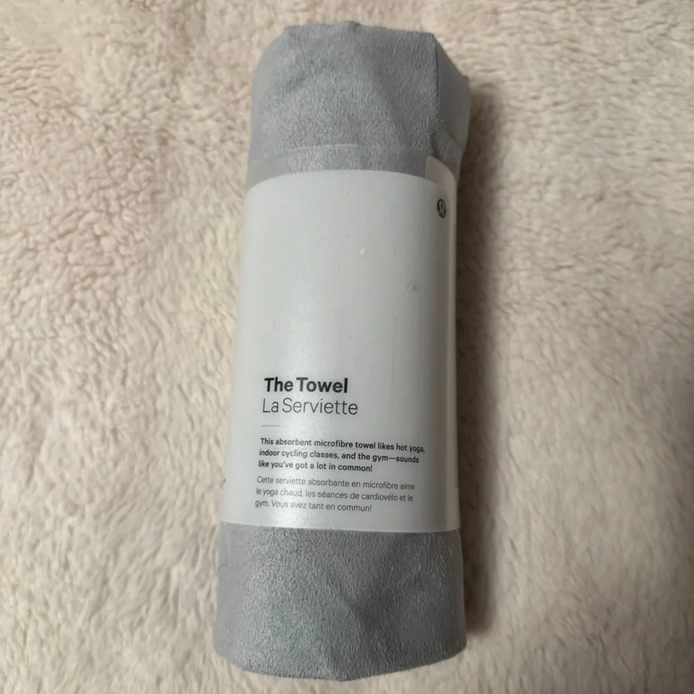 NWT Lululemon The Towel - Picture 4 of 8